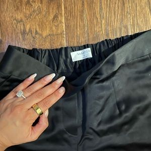Babaton satin cohen/Conan pant in size 0. In great condition worn a few times